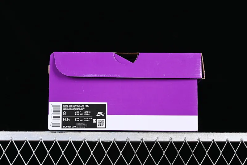 All categories Nk SB Dunk series Nk SB Dunk Low low-top sneakers Nk SB Dunk Low Pro black and white green spotted pattern sports skateboard shoes BQ6817-009